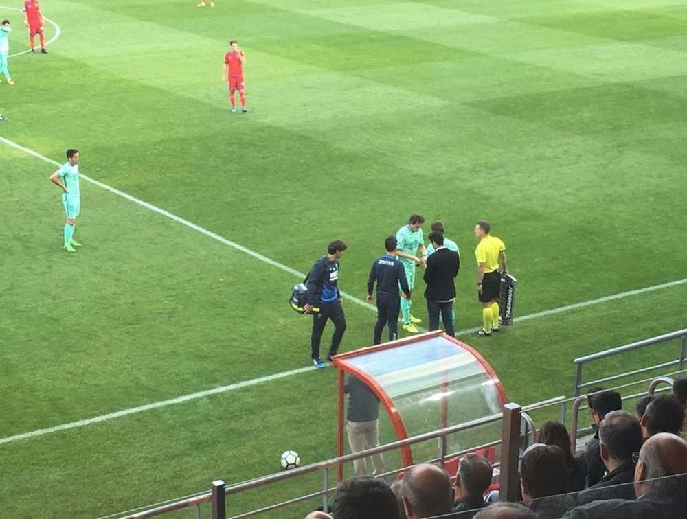 Baena se lesionó en el partido del Granada ante el Numancia. EFE