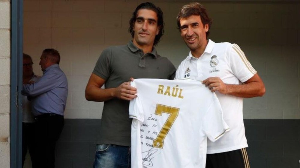 Raúl homenajeó a Zazo, ex canterano con problemas cardíacos