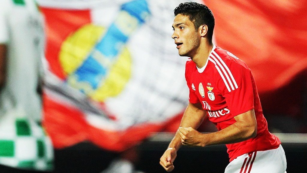 Raúl Jiménez cree que al Benfica sólo le hace falta afinar la puntería de cara a gol