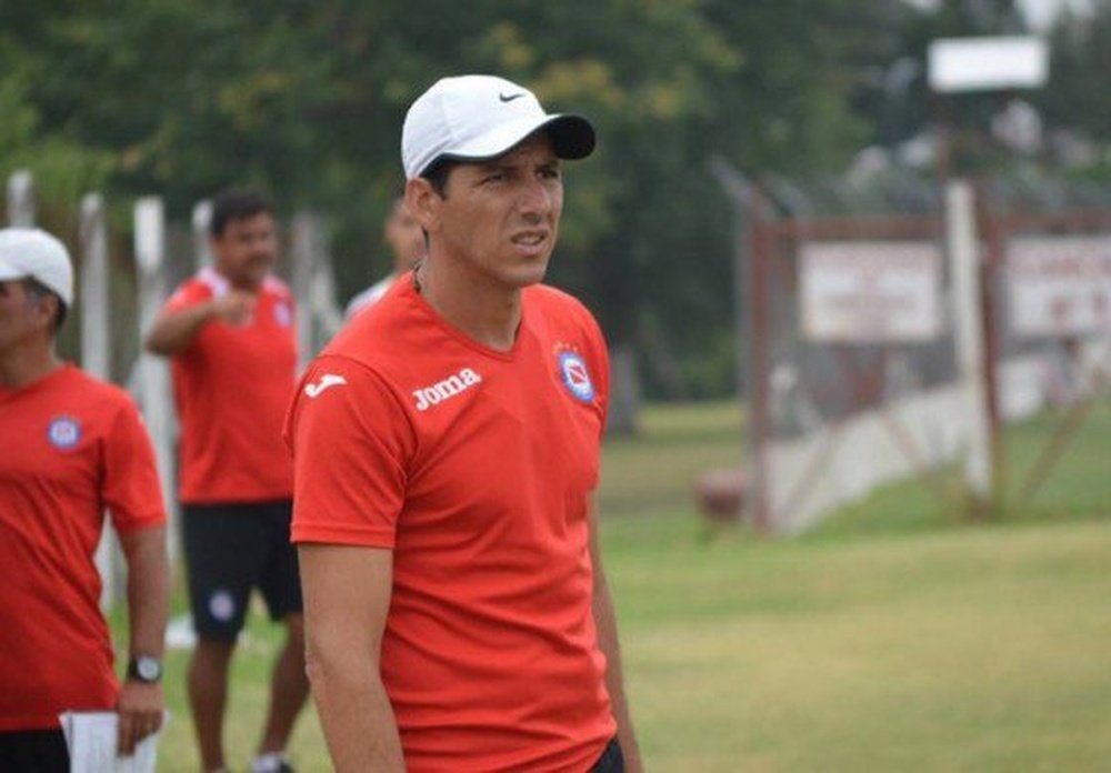 Raúl Sanzotti podría seguir al frente de Argentino Juniors hasta final de curso. Twitter