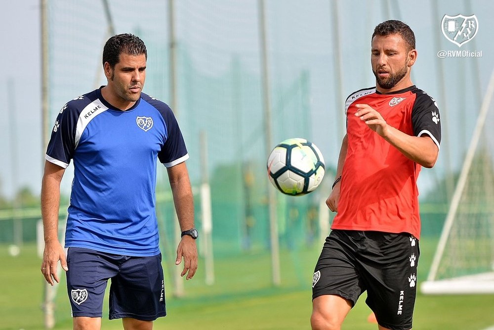 Razvan Rat entrenó con el Rayo Vallecano en Marbella. RayoVallecano