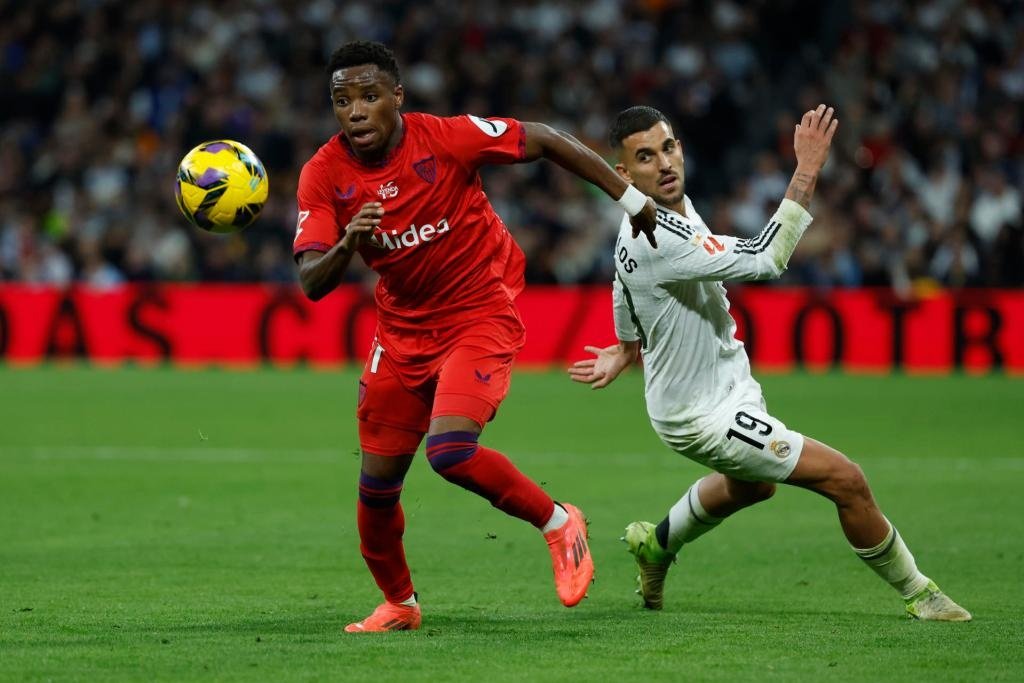 Cambio de horario en la 37ª jornada: el Sevilla-Real Madrid será el lunes. EFE