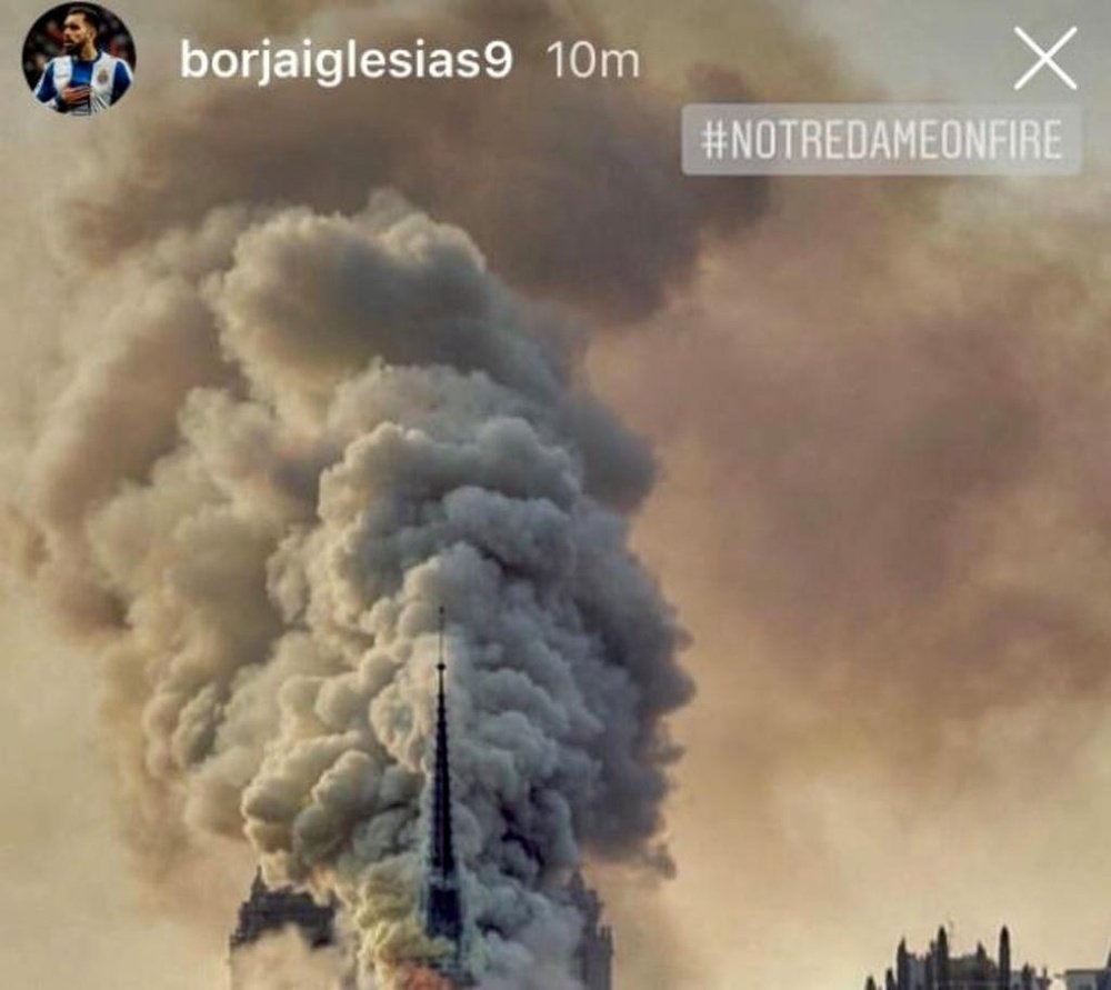 Borja Iglesias vio el incendio de Notre Dame en directo. Instagram/borjaiglesias9