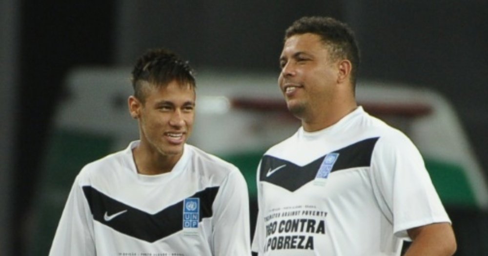 Ronaldo Nazario valoró el posible fichaje de Neymar. AFP/Archivo