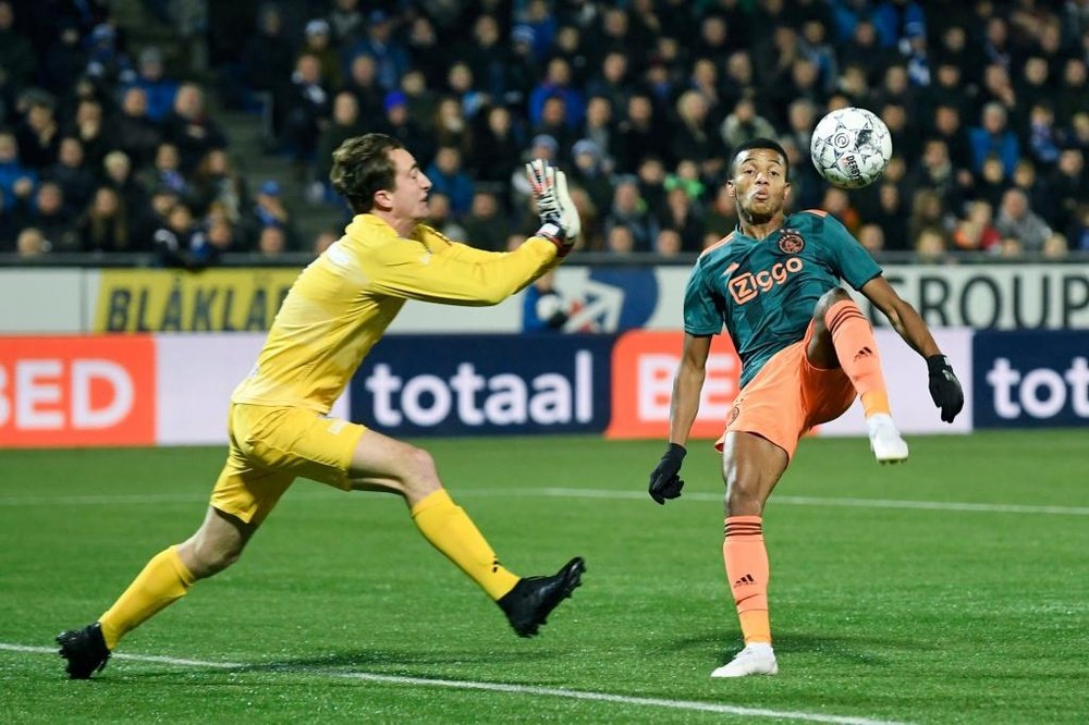 Promes, Neres y Ziyech vencen al exceso de confianza. AFCAjax
