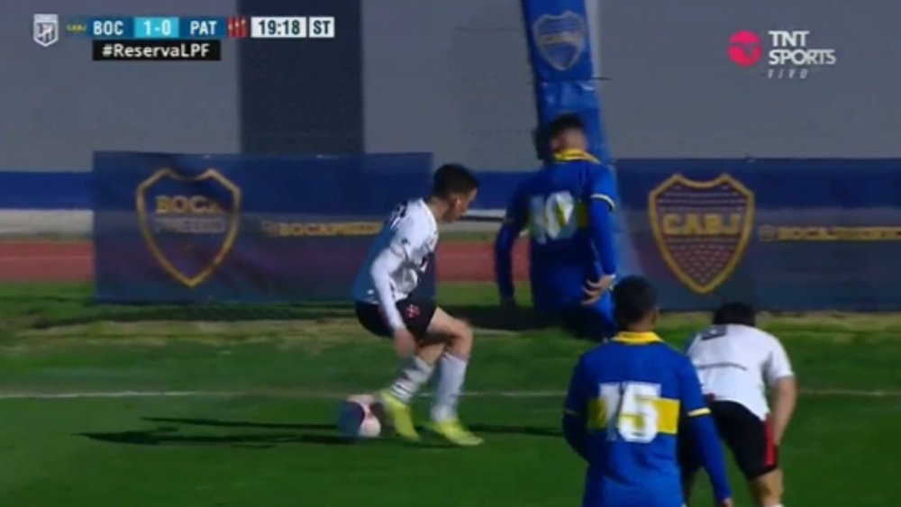 Un regate similar al de Riquelme en un 'Superclásico'. Captura/TNTSports