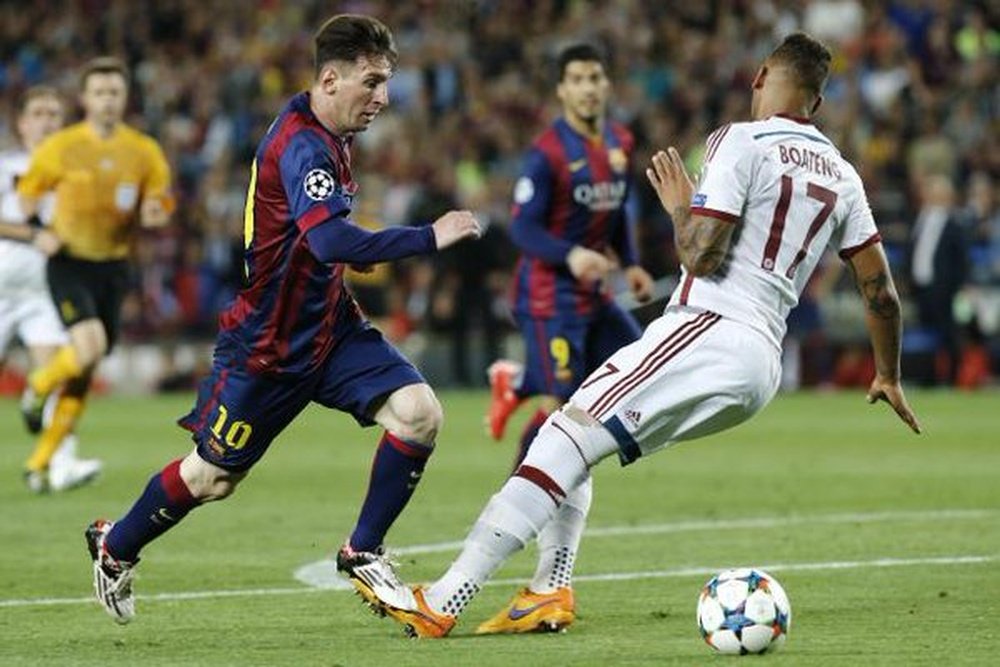 Boateng faz piada sobre o drible que levou de Messi. Twitter