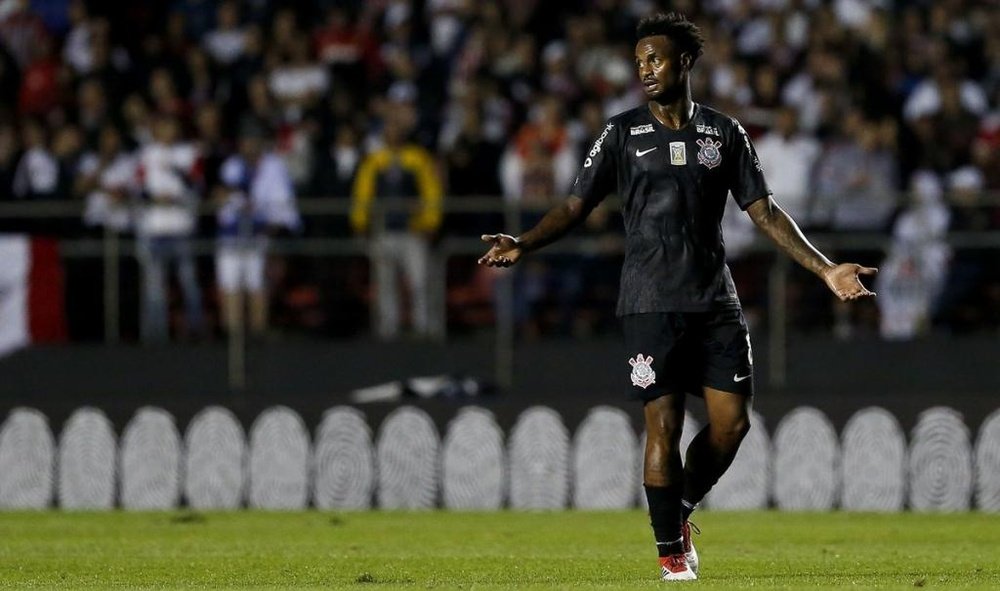 Renê Júnior se lesionó en el duelo ante Sao Paulo. Twitter/vaievem_futebol