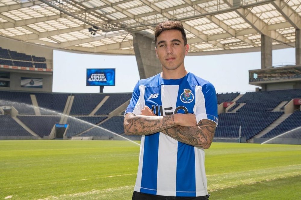 Saravia, ilusionado en su llegada a Porto. FCPorto