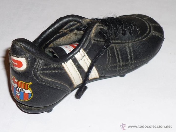 mano Silla brillante 10 botas de fútbol que hicieron historia