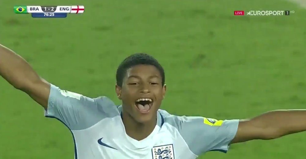 Brewster celebrates his hat-trick in the U17 World Cup semi-final. Twitter/Eurosport