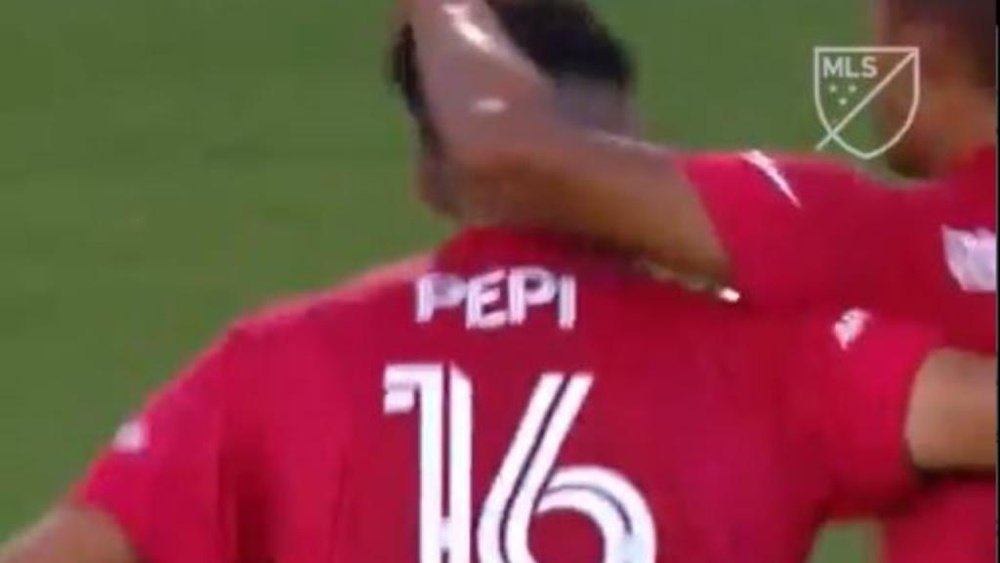 Ricardo Pepi sorprendió con un 'hat trick' al Galaxy. Captura/MLS