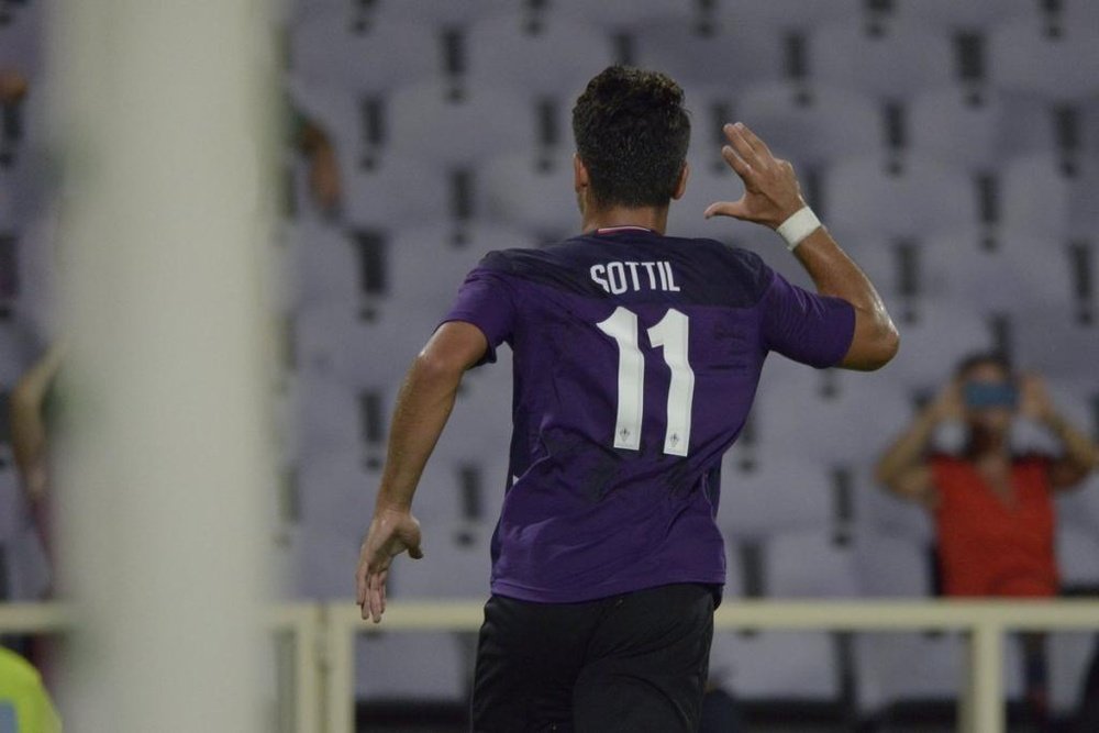 La Fiorentina tente de prolonger Sottil. Twitter/acffiorentina