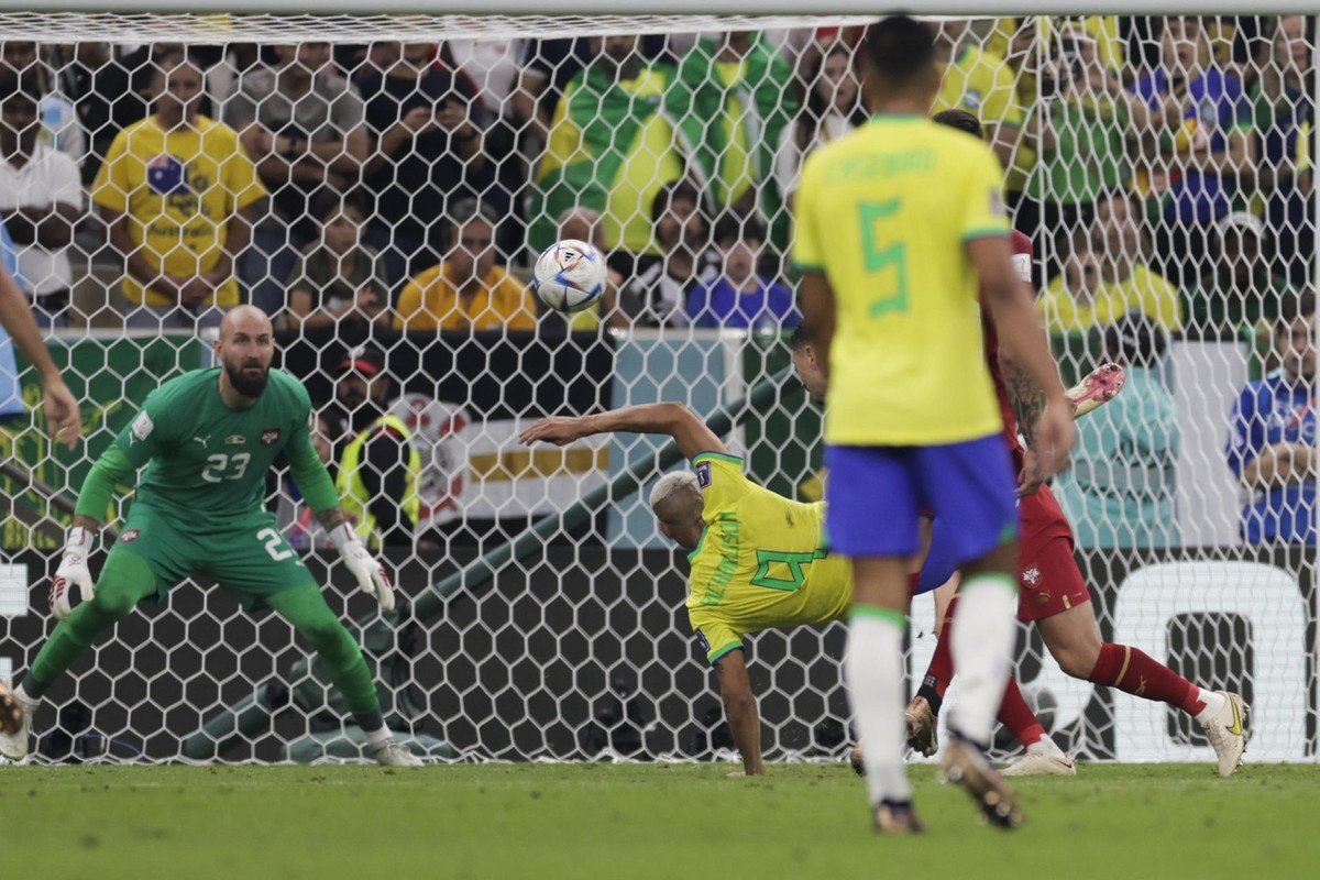 Magical Richarlison sees Brazil beat Serbia in WC opener
