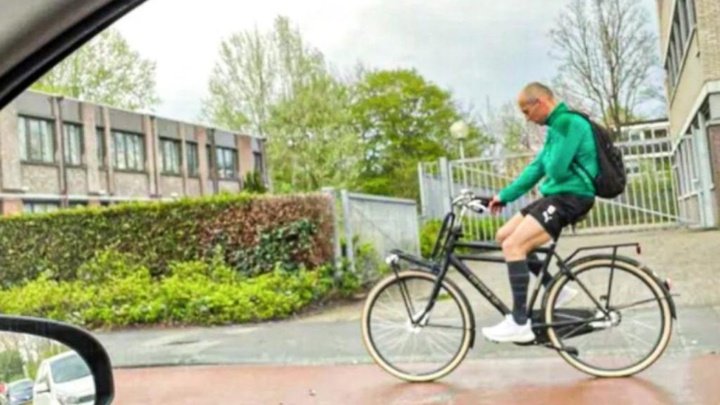 De retour de blessure, Robben rentre chez lui à vélo