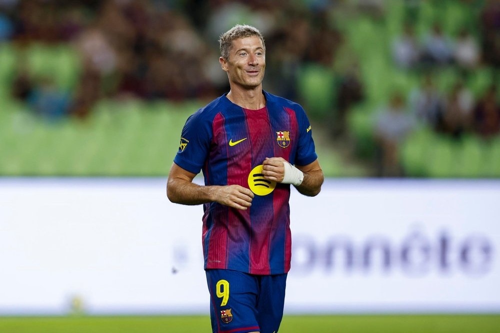 Lewandowski received a substantial offer from Saudi football. EFE