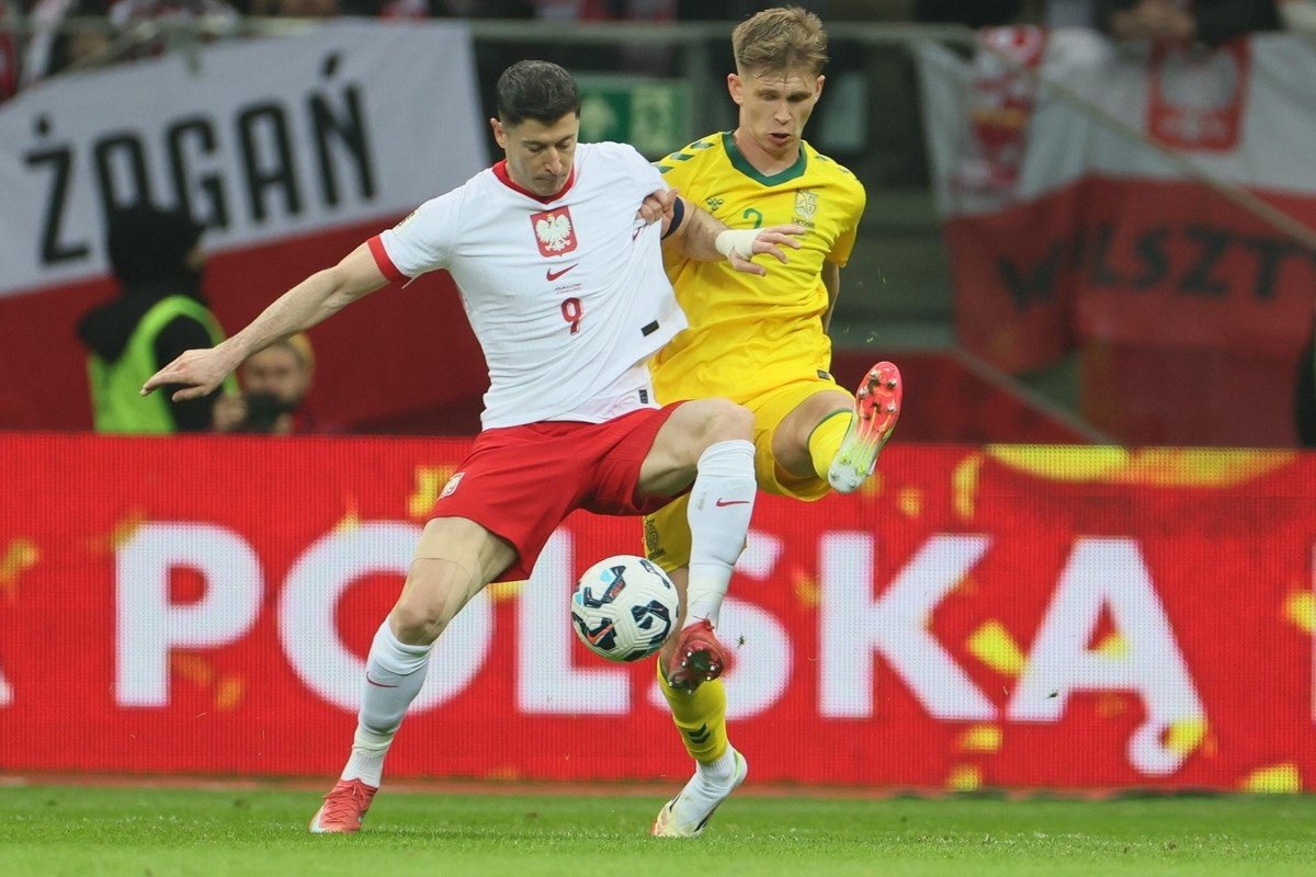 Robert Lewandowski salió al rescate de una desacertada Polonia de cara al gol. El delantero polaco fue el autor del único tanto del partido ante Lituania, para sumar los primeros 3 puntos de la fase de clasificación para el Mundial de 2026.