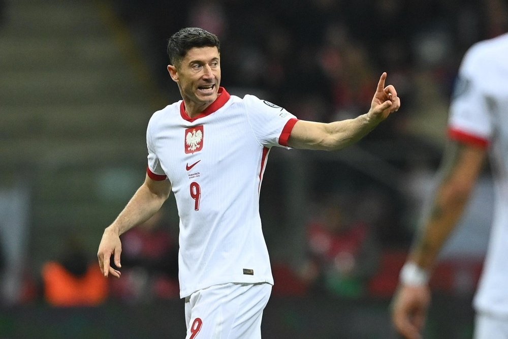 Lewandowski could return for Polonia. EFE/Piotr Nowak
