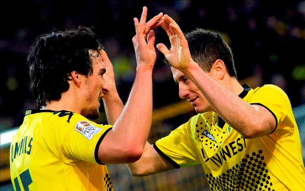 Robert Lewandowski y Mats Hummels volverán a jugar juntos tras su periplo en el Borussia Dortmund. Archivo/AFP/EFE