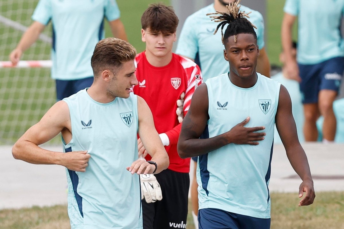 Nico completa su primer entrenamiento con el Athletic. EFE/Miguel Toña