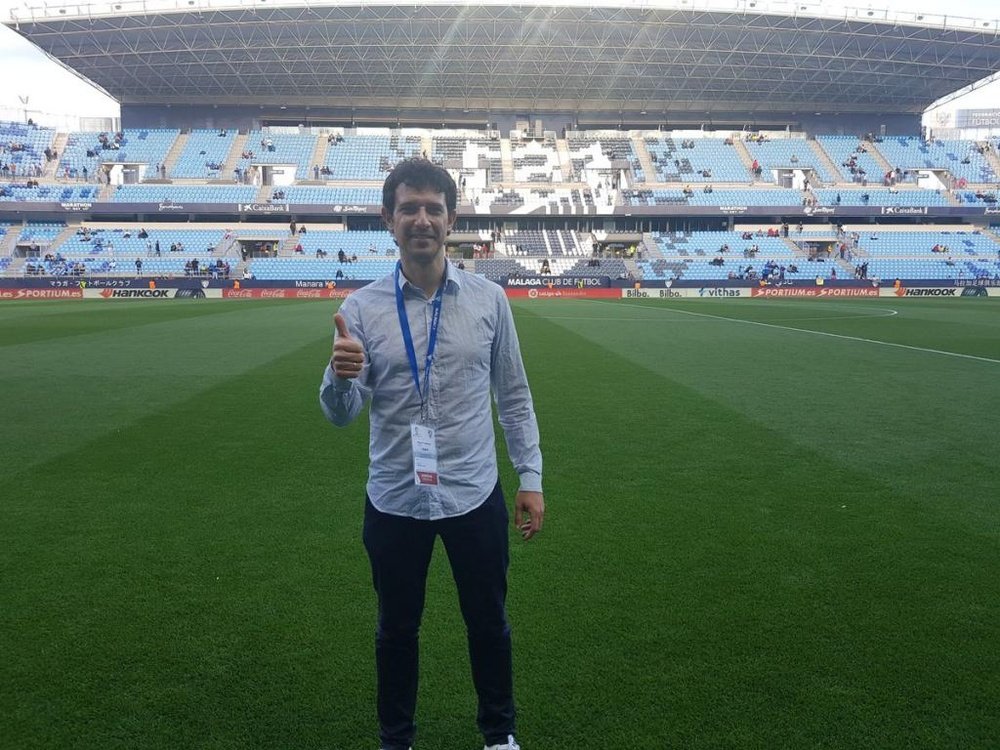 El hijo del mítico futbolista del Real Madrid pisó el césped. Twitter/MalagaCF