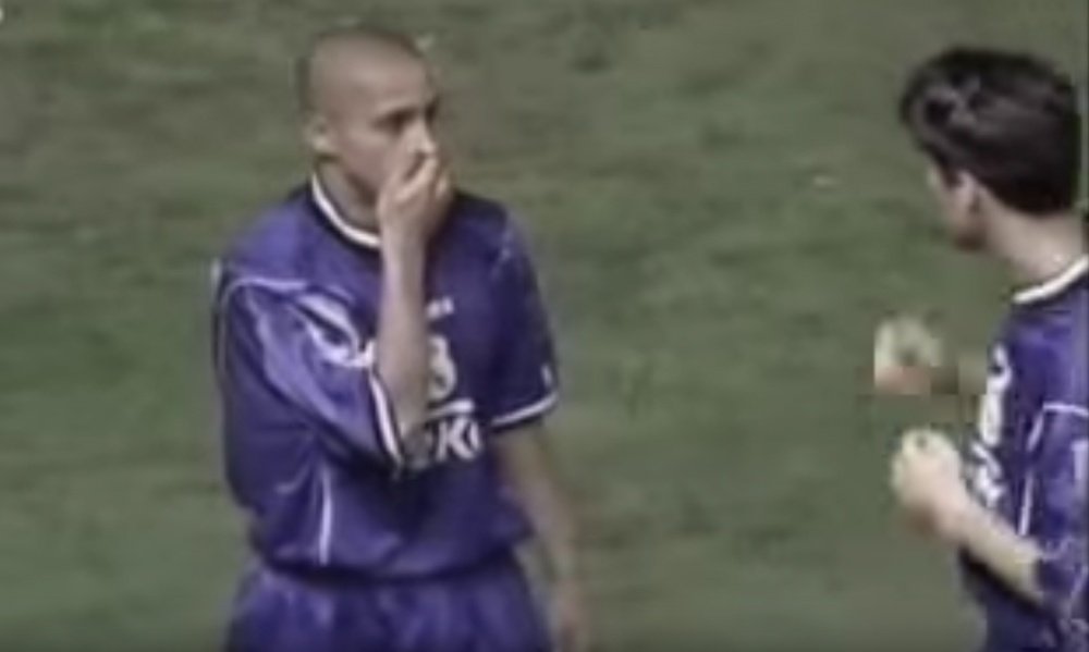 Otro golazo de Roberto Carlos. Captura