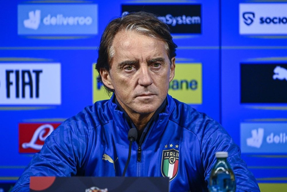 La fédération italienne nie des contacts entre Roberto Mancini et Naples. EFE/Zsolt Szigetvary
