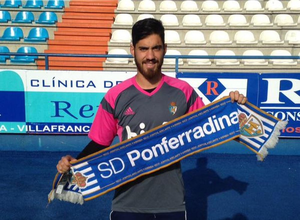 Roberto Santamaría regresa a la Ponferradina. Twitter