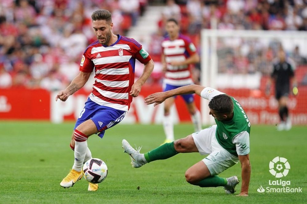 Raúl Fernández y Rochina, bajas en el Granada. LaLiga