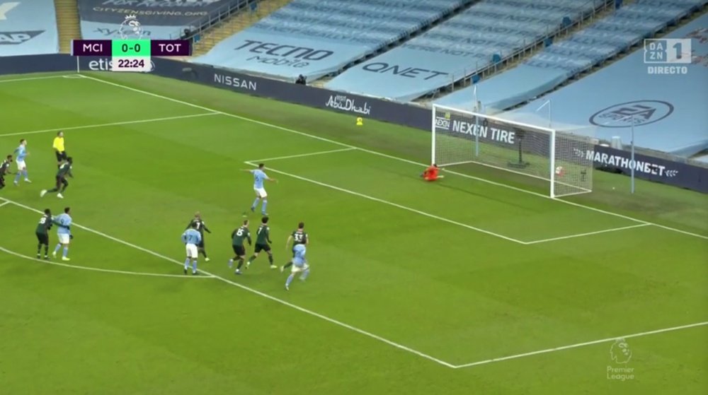 Rodri scores a penalty that Ederson wanted to take. Screenshot/DAZN