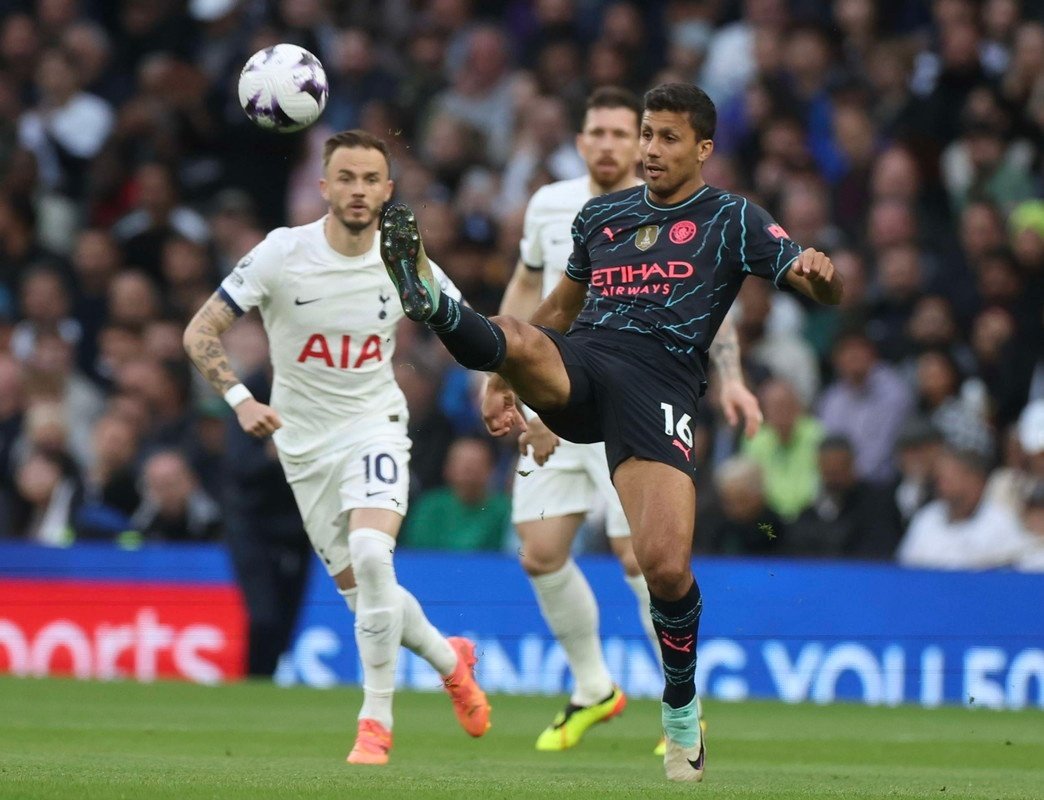 El Tottenham perdió contra el City en la jornada 34 de la Premier League. EFE