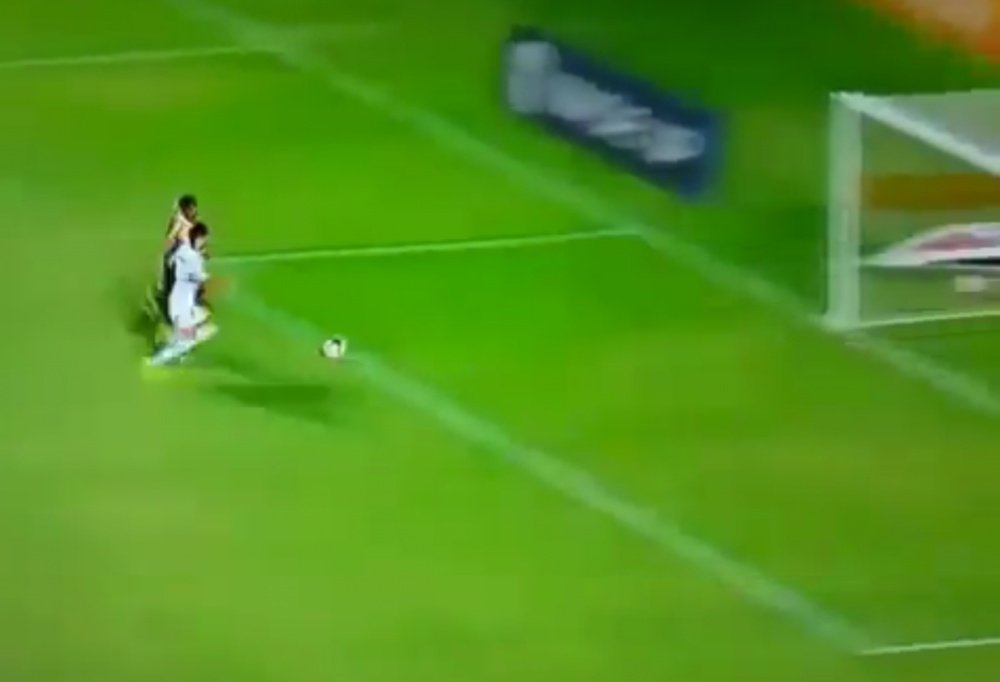 Rodrigo Caio evitó el gol de Novorizontino. Captura