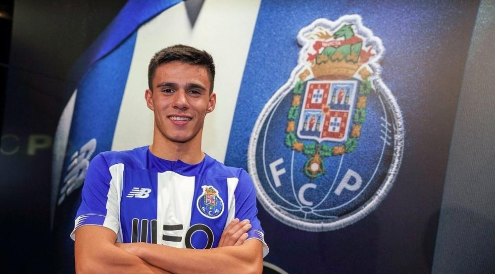 El extremo firma hasta 2022. Twitter/FCPorto