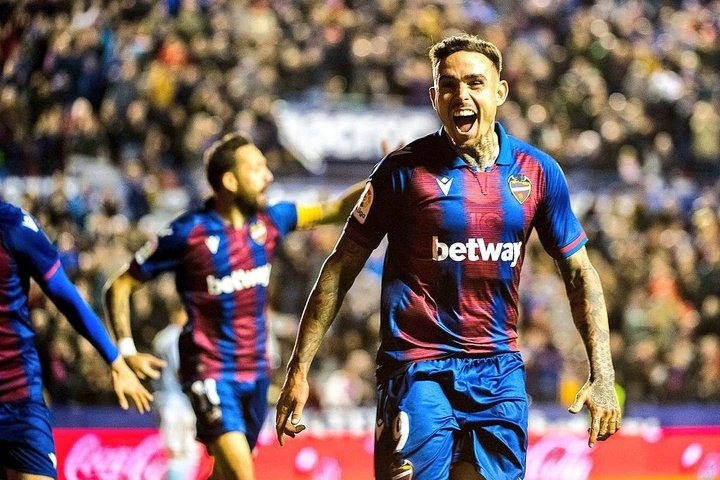 Le Barça s'est renseigné sur Martí, selon 'Marca'