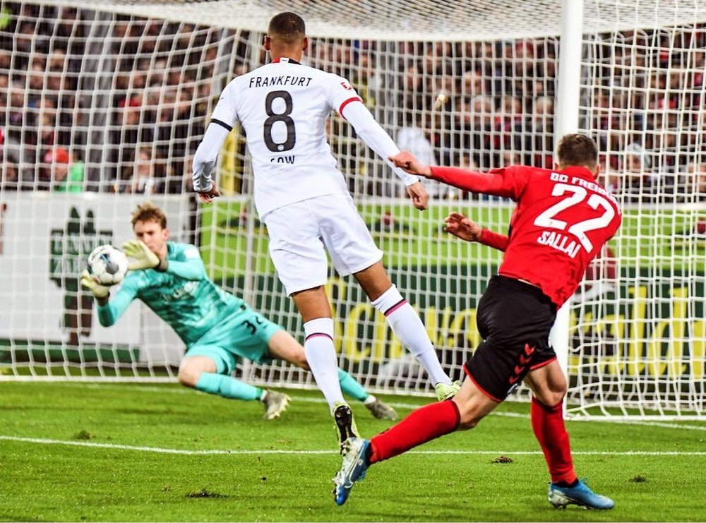 Un gol de Petersen decidió la victoria del Freiburg. Twitter/scfreiburg