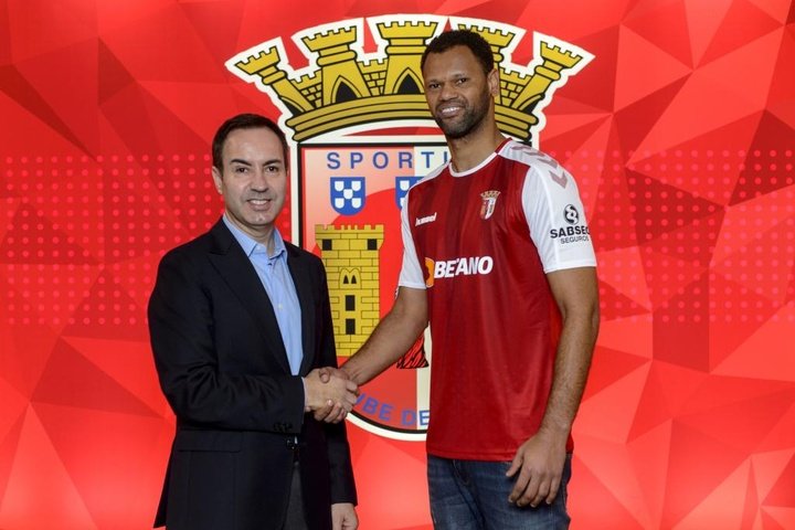 Rolando firma hasta 2022 con el Sporting de Braga
