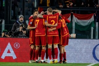 La Roma raggiunge Milan e Atalanta agli ottavi di finale di Europa League. La squadra di Daniele De Rossi ha battuto il Feyenoord ai calci di rigore.
