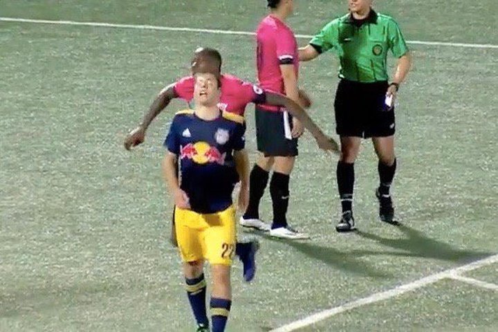 WATCH: Player sees red during on-pitch assault