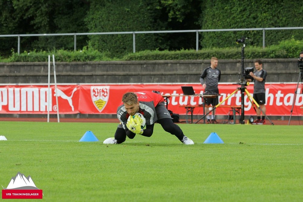 El meta alemán se ha comprometido con el Stuttgart por tres temporadas. VfBStuttgart