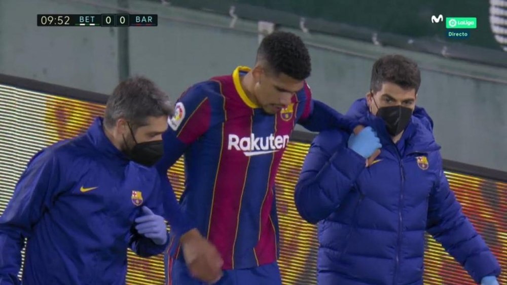 Barca confirm Araujo injury. Screenshot/Movistar