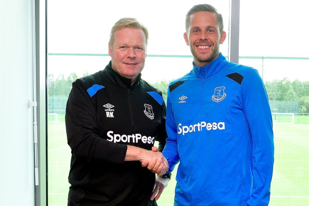 Having signed on Wednesday Sigurdsson will have to wait a little longer to make his debut. EvertonFC
