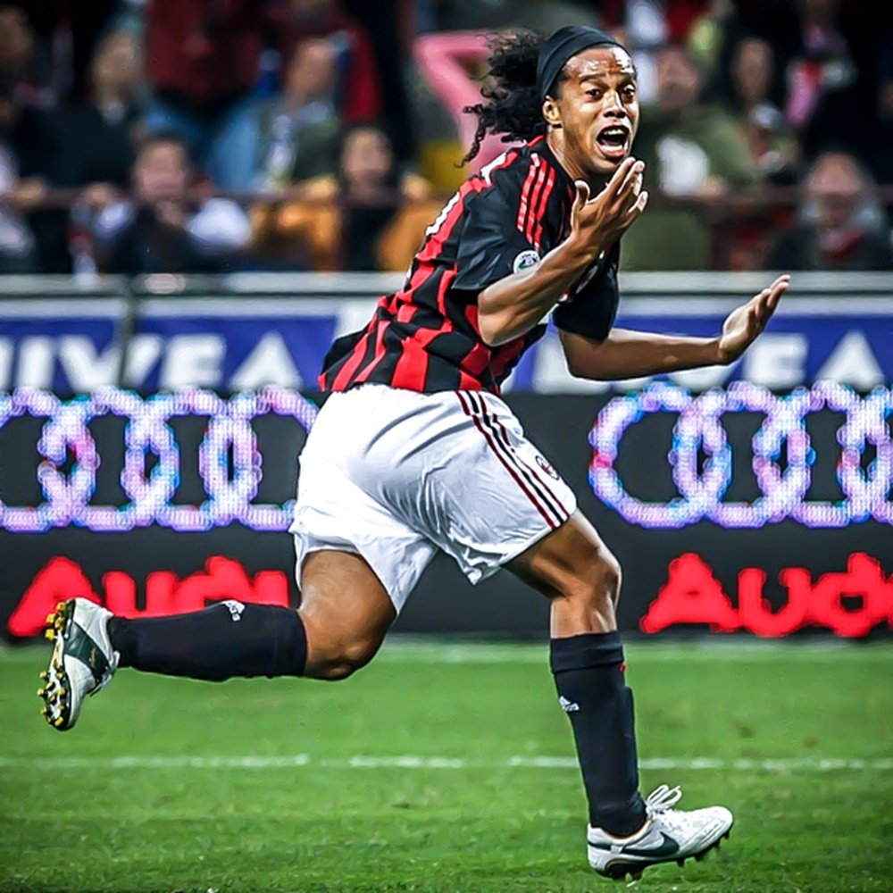 La llegada de Ronaldinho al Antalyaspor podría complicarse. Twitter.