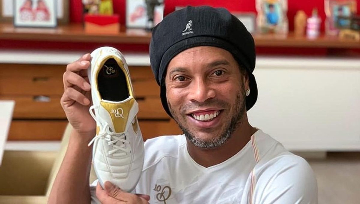 Impermeable Endurecer Anuncio Las míticas botas de Ronaldinho tendrán una edición limitada