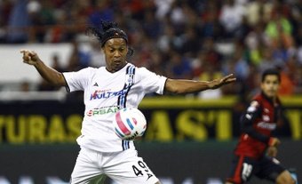 Nublense's current player Patricio Rubio shared a dressing room with Ronaldinho in Queretaro and revealed the parties organised by the former Brazilian footballer. 