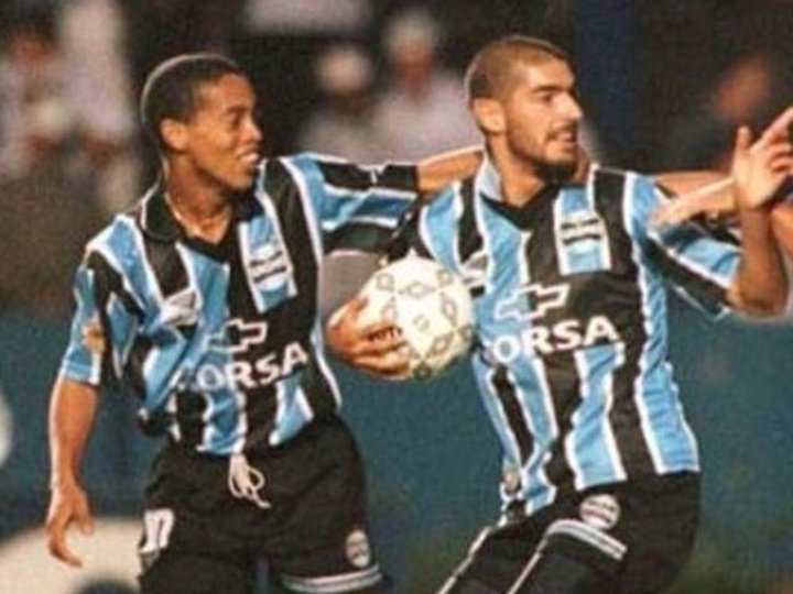 Abreu quiere ser el jugador con más equipos y negocia con un nuevo club