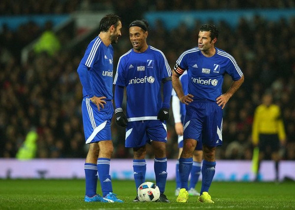 Ronaldinho podría haber vestido de azul, el azul del Leicester. Twitter
