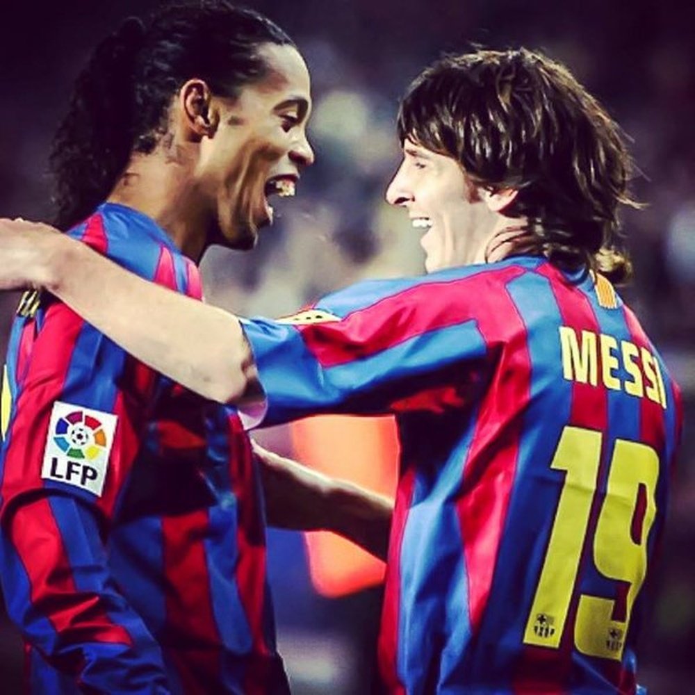 Ronaldinho le dio a Messi su primer gol con el primer equipo azulgrana. FCBarcelona