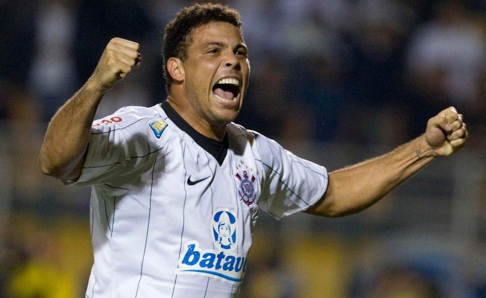El delantero brasileño ya no es el máximo goleador del Corinthians. AFP
