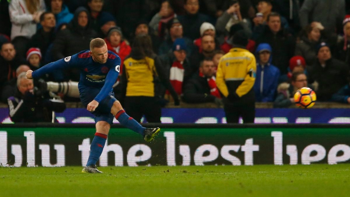 Rooney marcó un golazo ante el Stoke. PremierLeague