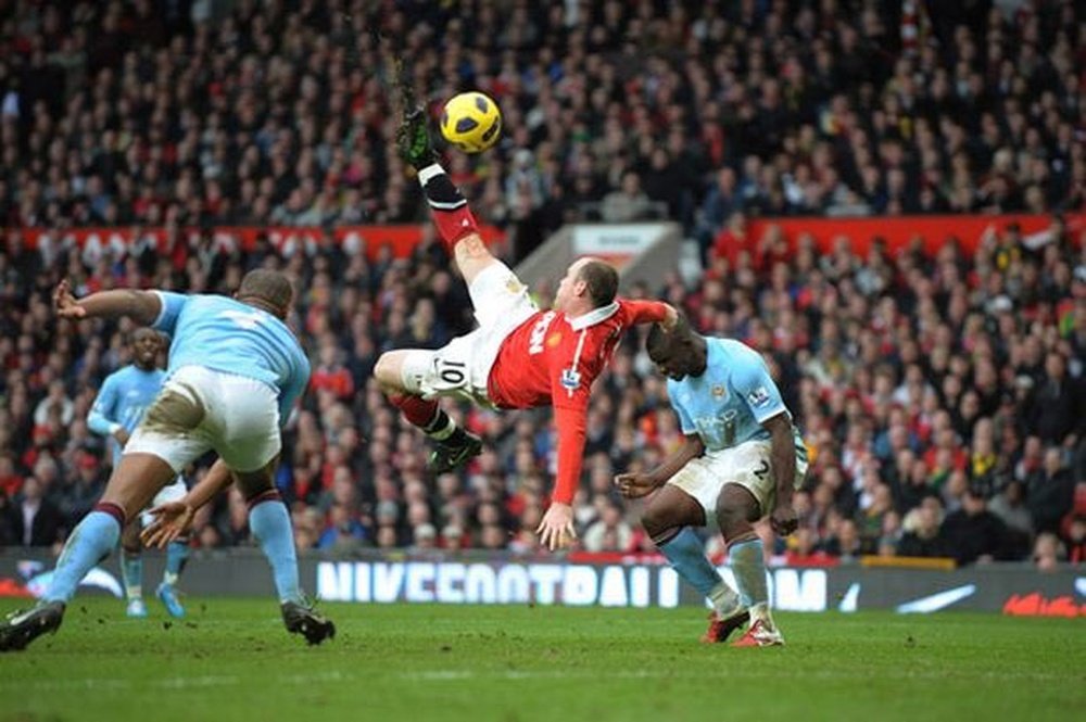 Rooney scored a brilliant overhead kick at Old Trafford. Twitter